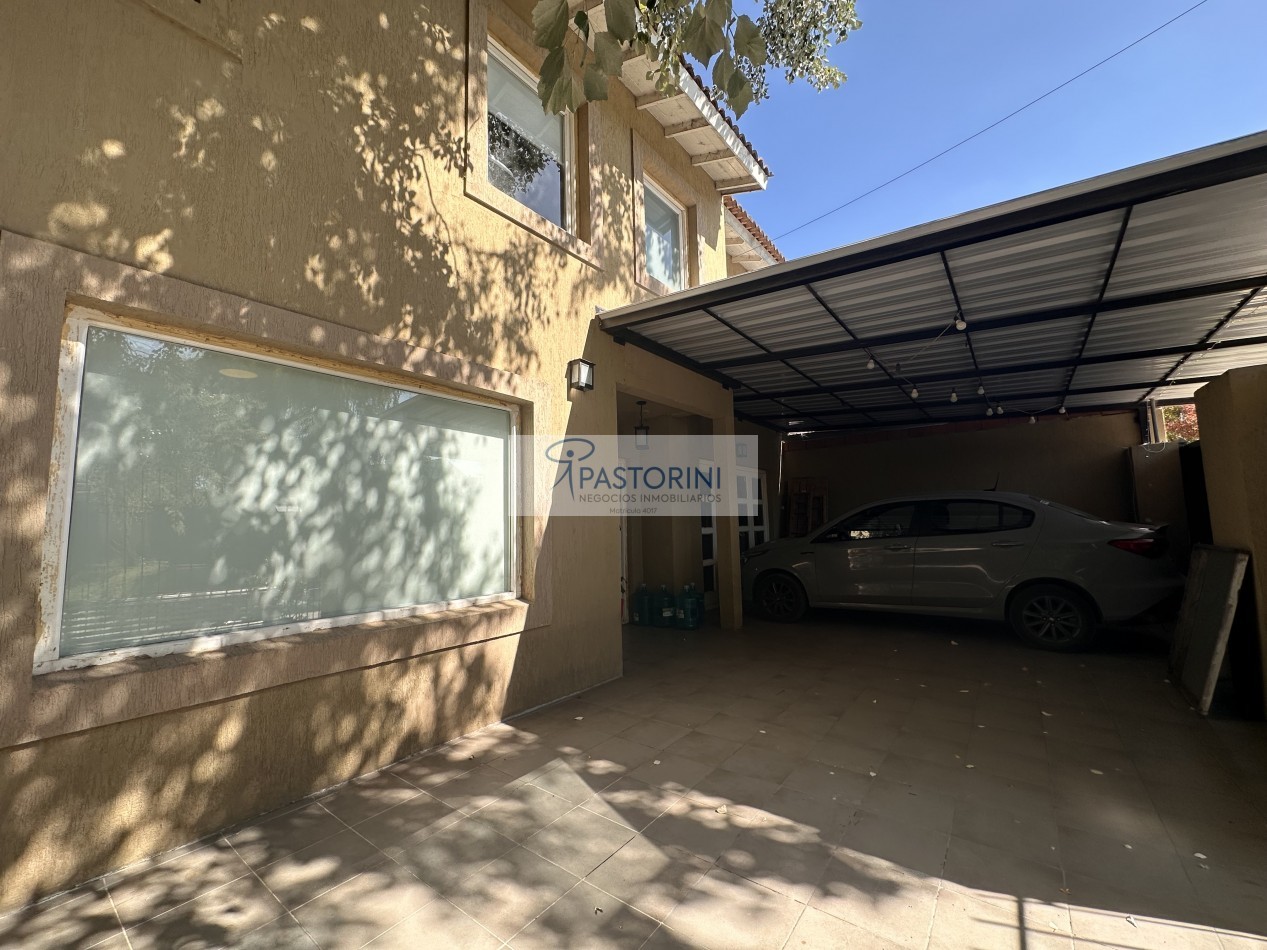 VENDEMOS CASA con Piscina 