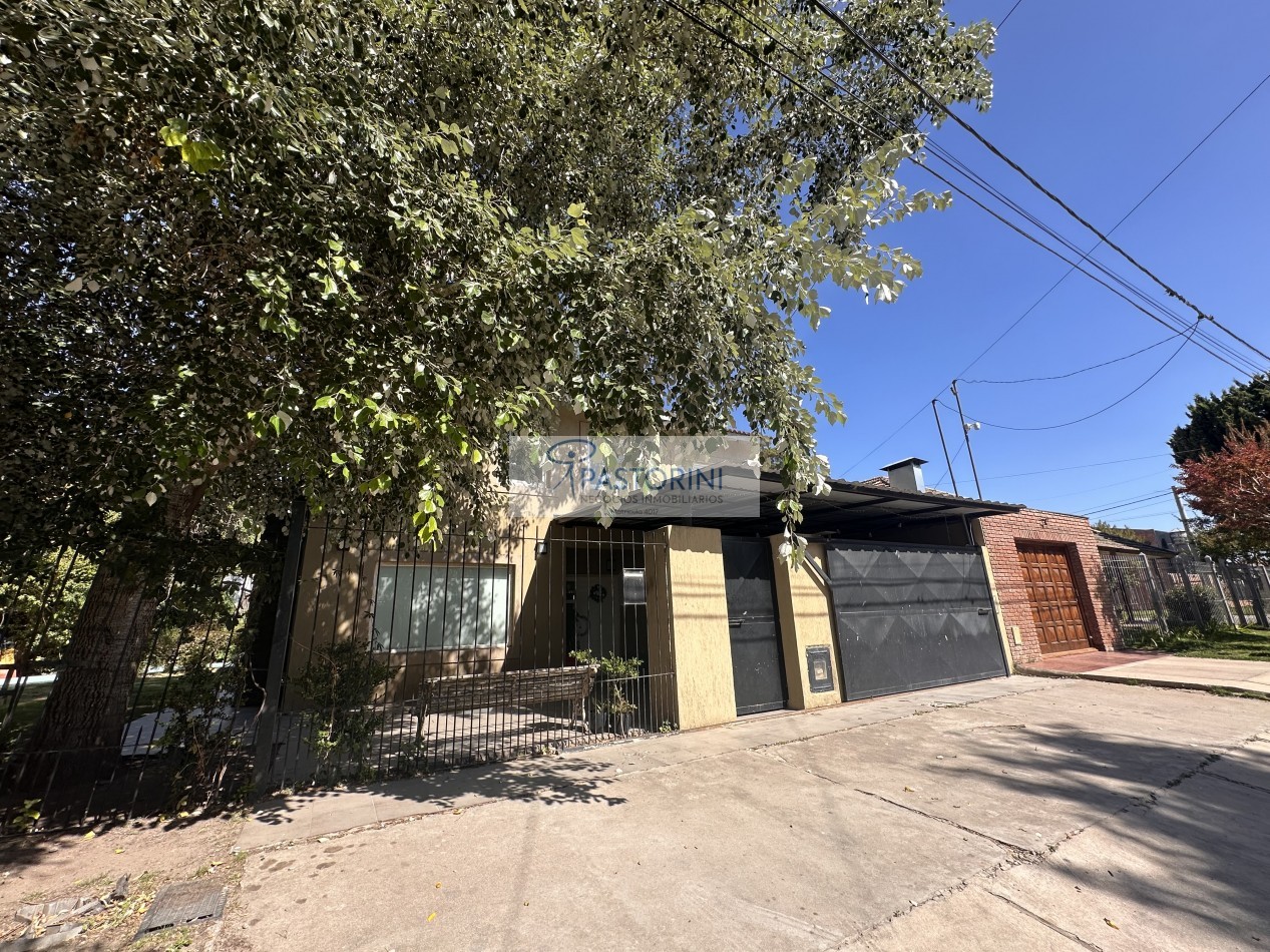 VENDEMOS CASA con Piscina 