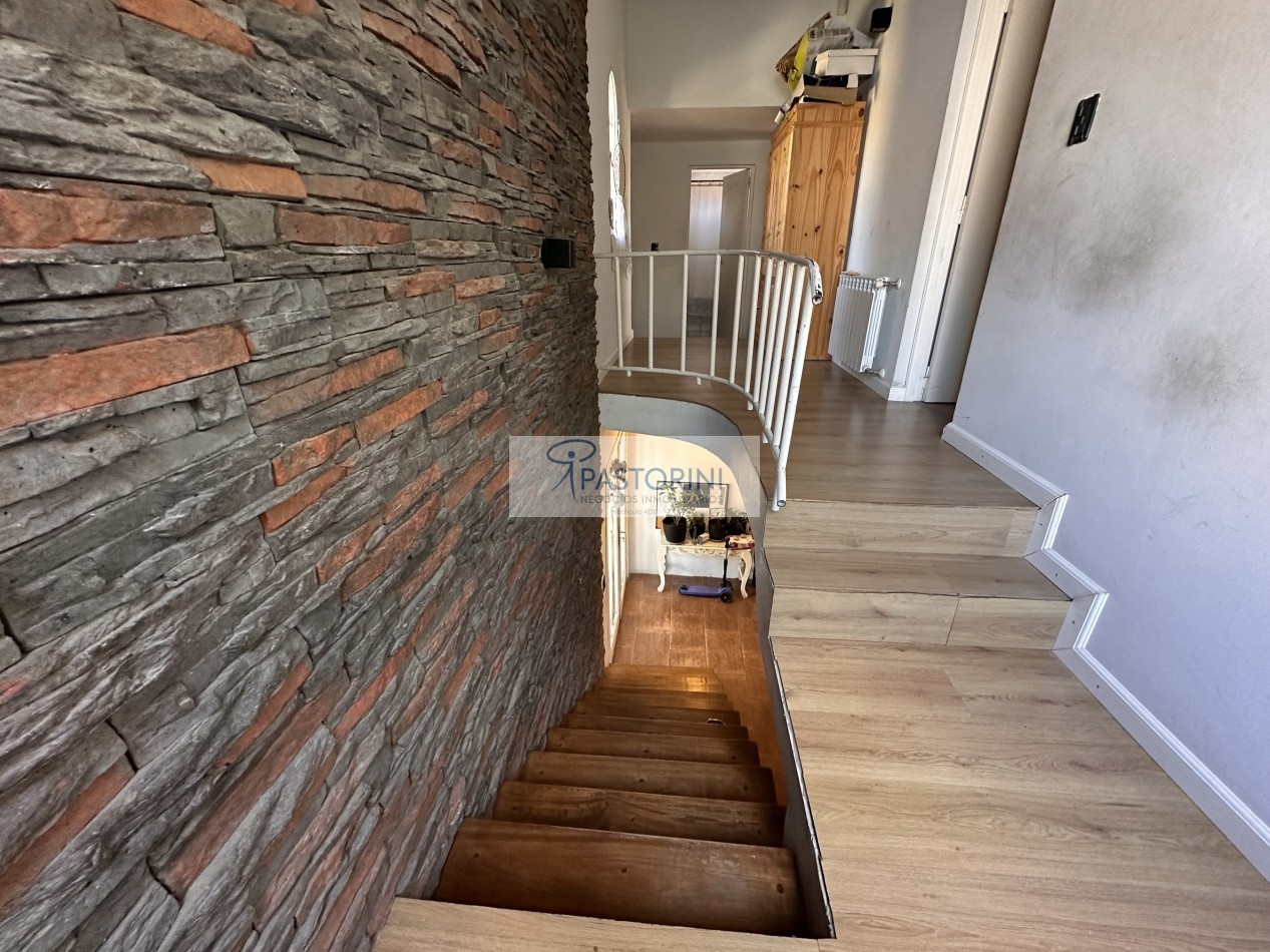 VENDEMOS CASA con Piscina 