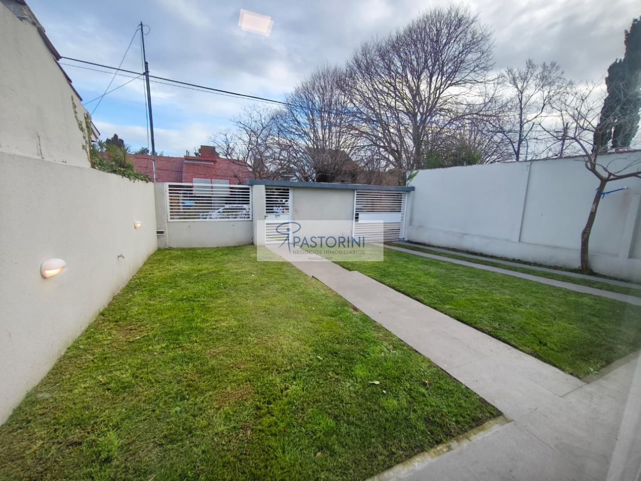 VENDEMOS CASA CON PARQUE en PARQUE LURO