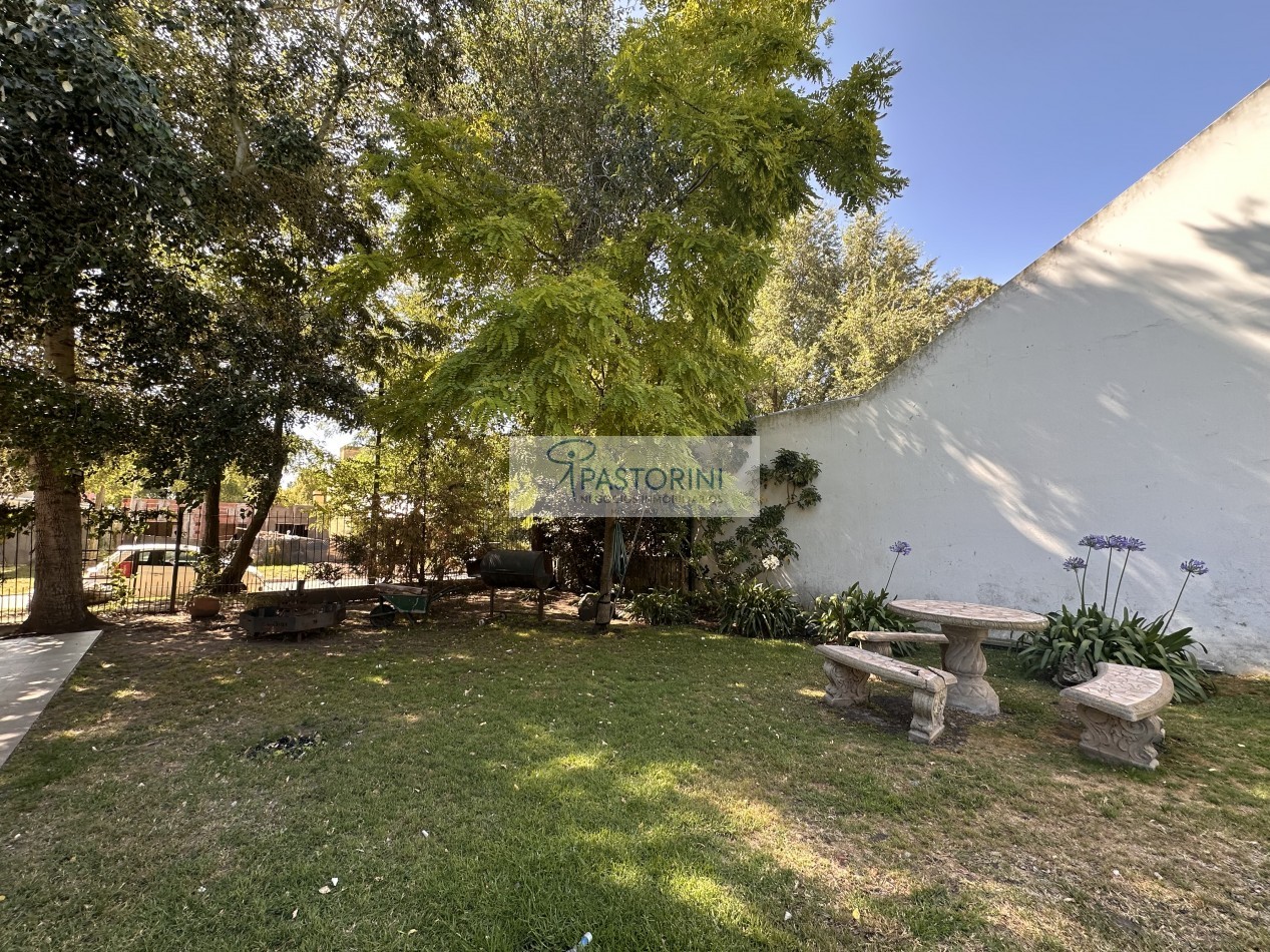 VENDEMOS CASA con Piscina 