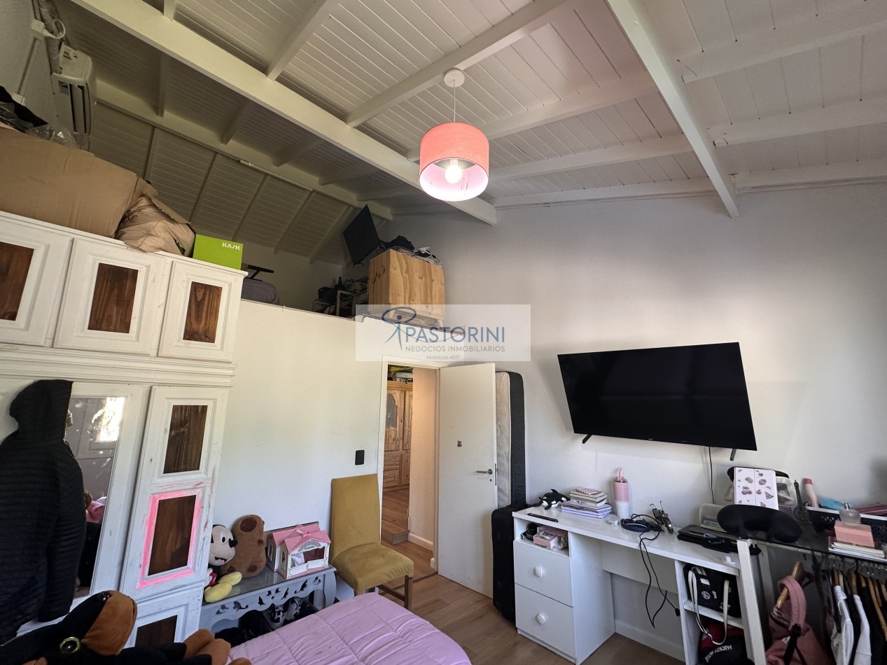 VENDEMOS CASA con Piscina 