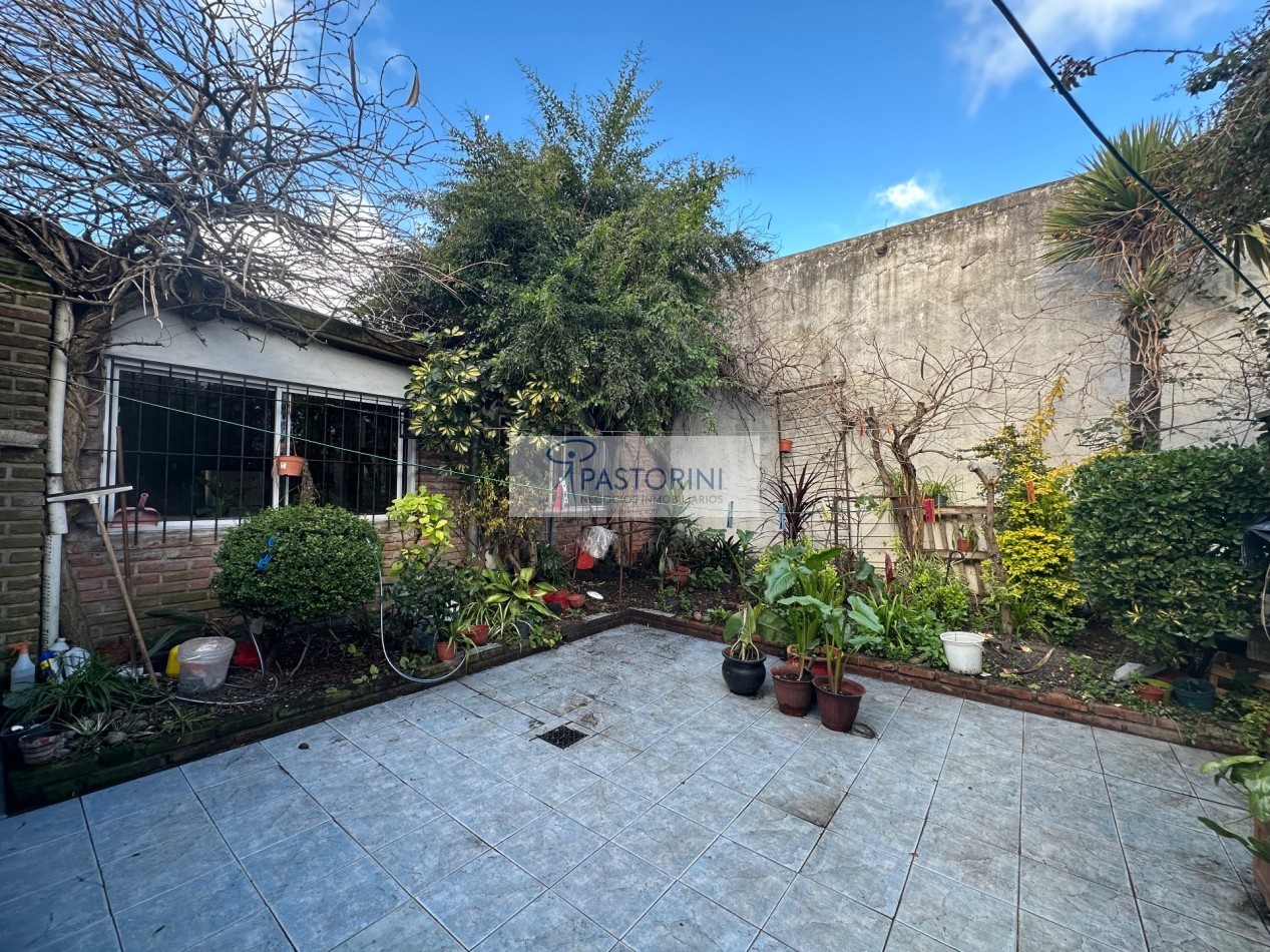EN VENTA CHALET en Barrio Las Avenidas