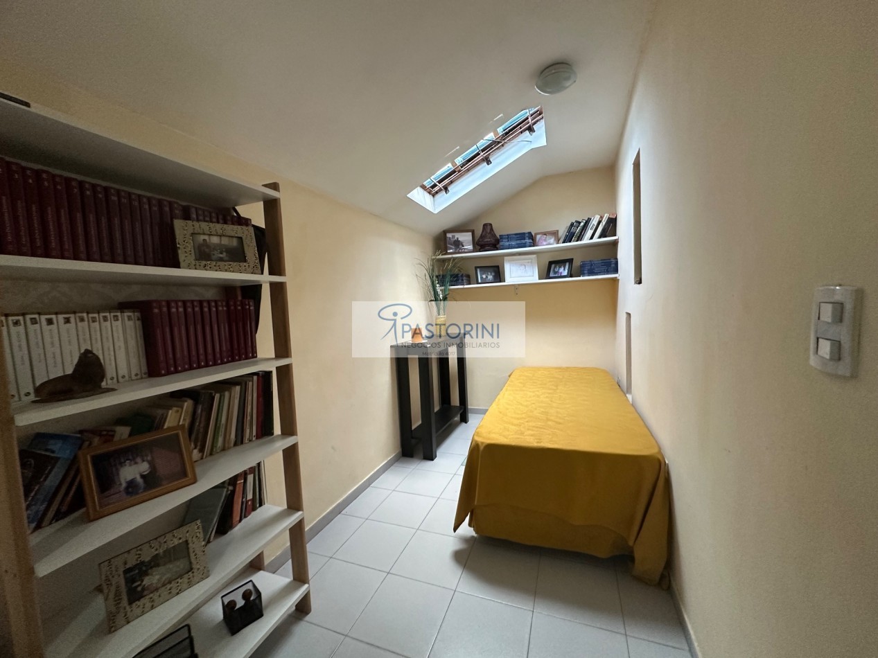 EN VENTA CHALET en Barrio Las Avenidas