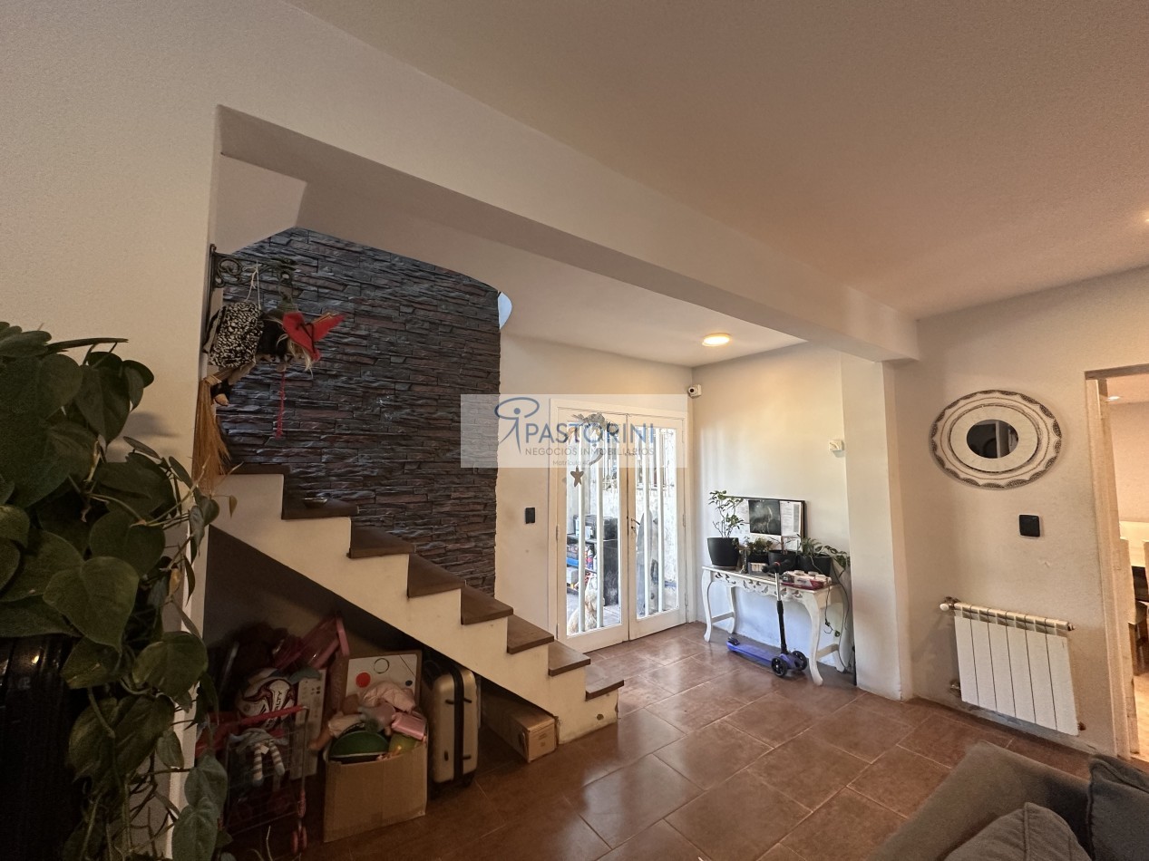 VENDEMOS CASA con Piscina 