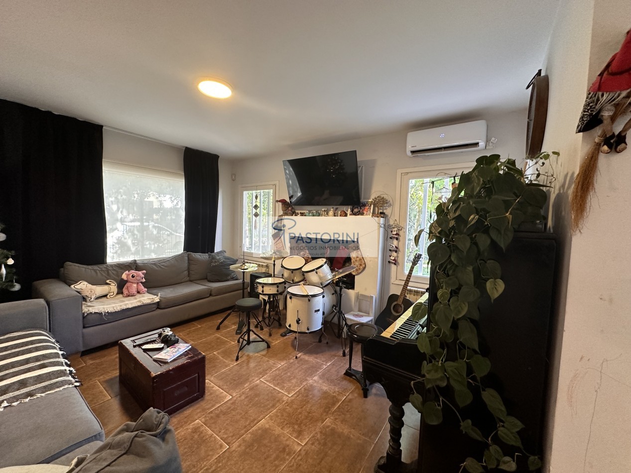 VENDEMOS CASA con Piscina 