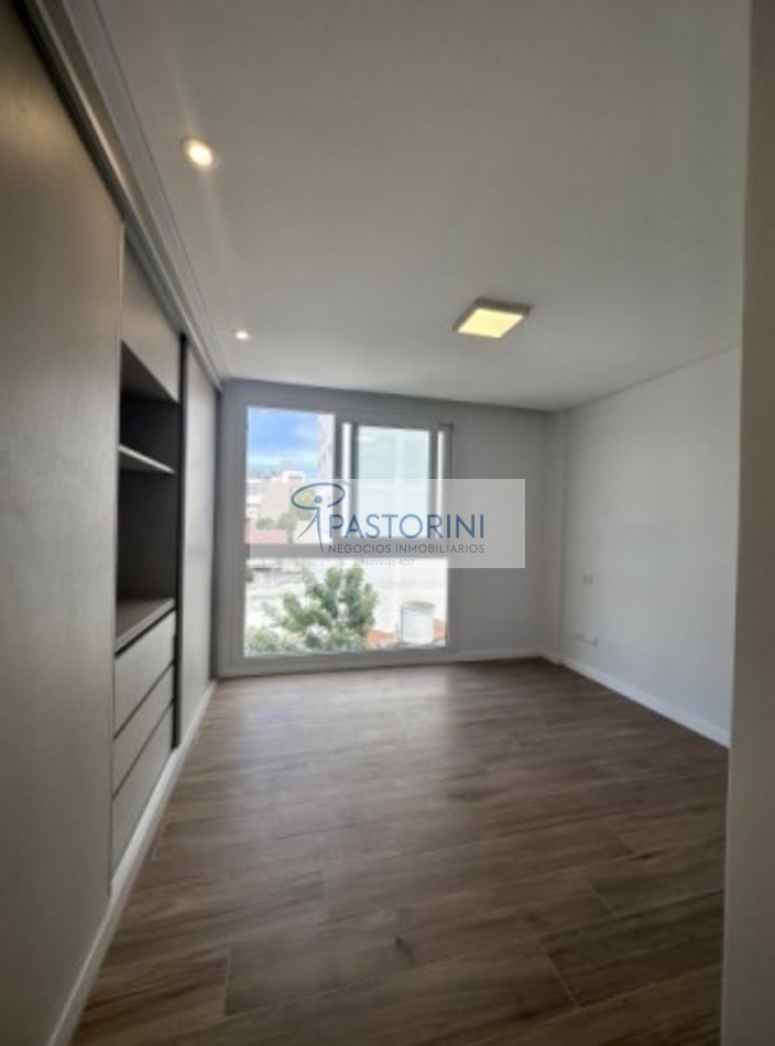 ALQUILAMOS MODERNO SEMIPISO de 2amb  con COCH en Plaza Mitre 