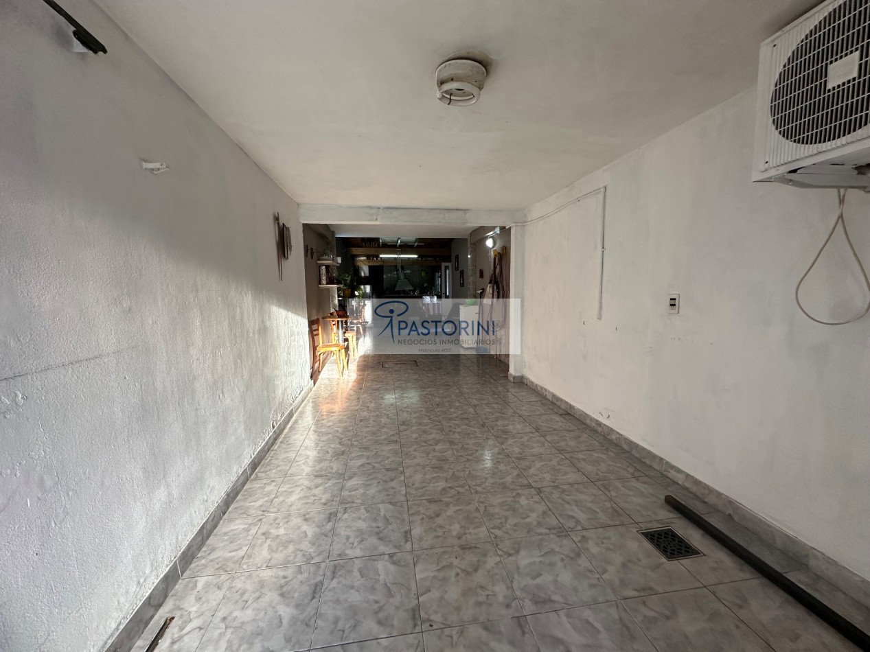 EN VENTA CHALET en Barrio Las Avenidas