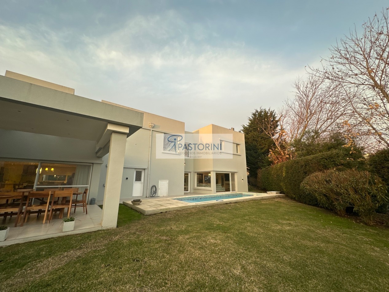 Importante CASA en ARENAS del SUR