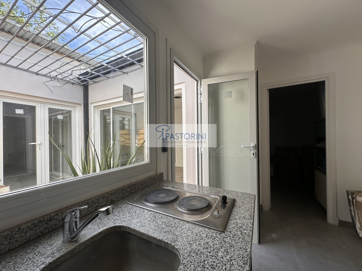 Alquilamos ideal centro de oficinas y/o consultorios