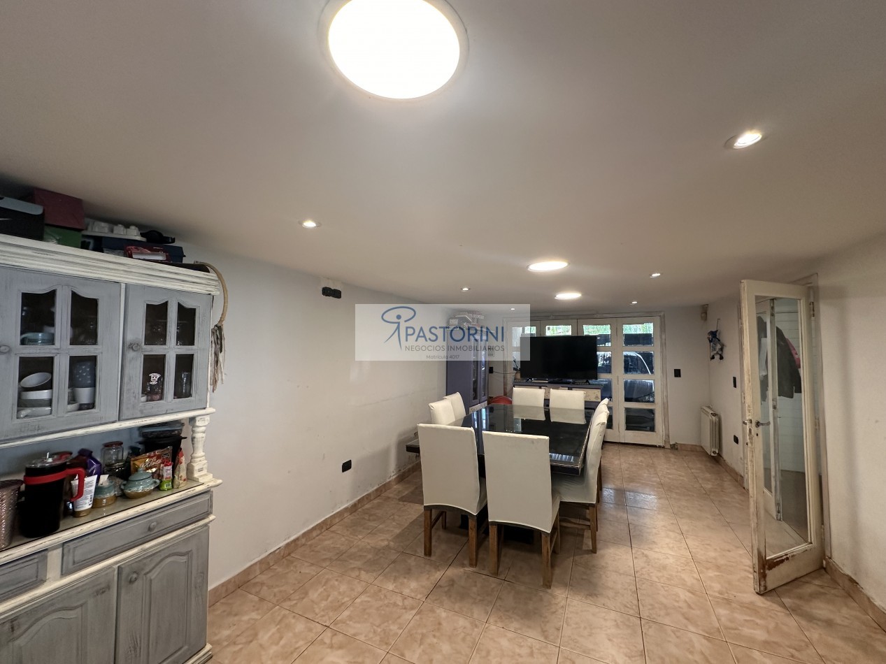 VENDEMOS CASA con Piscina 