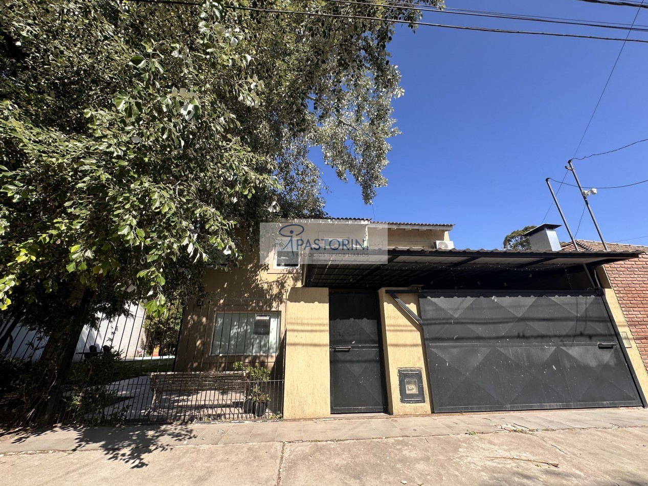 VENDEMOS CASA con Piscina 