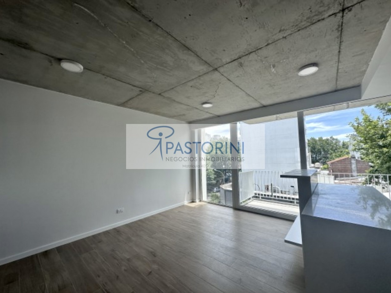 ALQUILAMOS MODERNO SEMIPISO de 2amb  con COCH en Plaza Mitre 