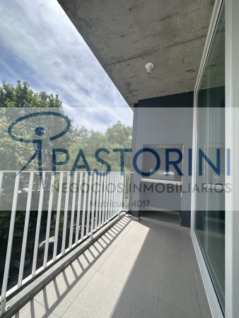 ALQUILAMOS MODERNO SEMIPISO a EQUIPADO de 2amb en Plaza Mitre 