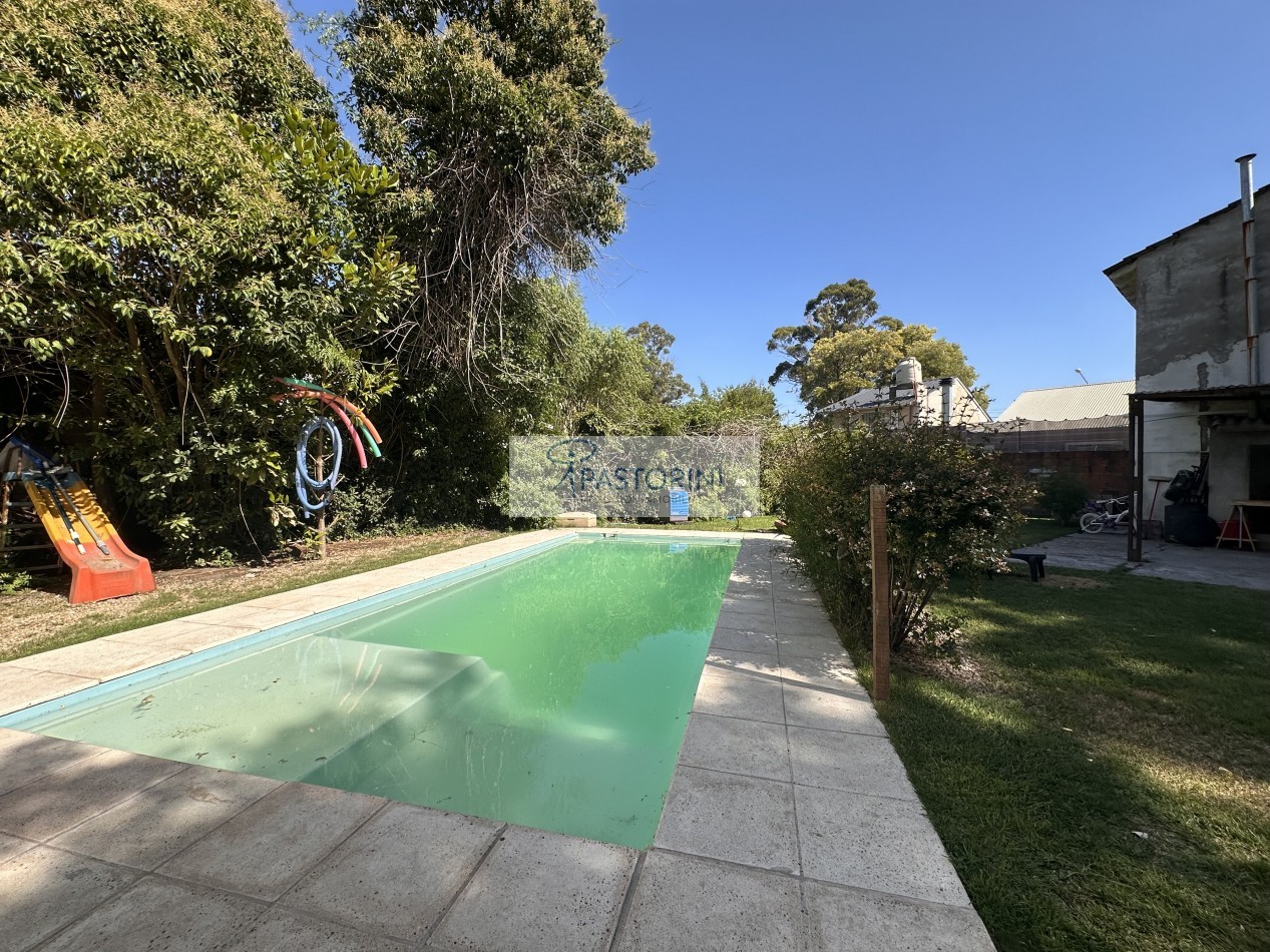 VENDEMOS CASA con Piscina 