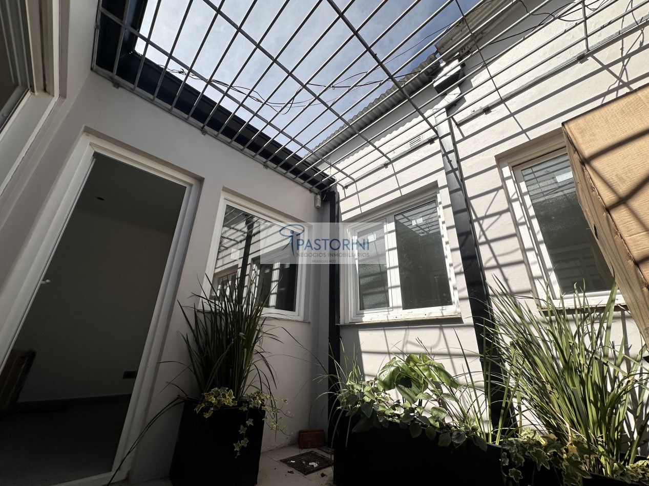 Alquilamos ideal centro de oficinas y/o consultorios