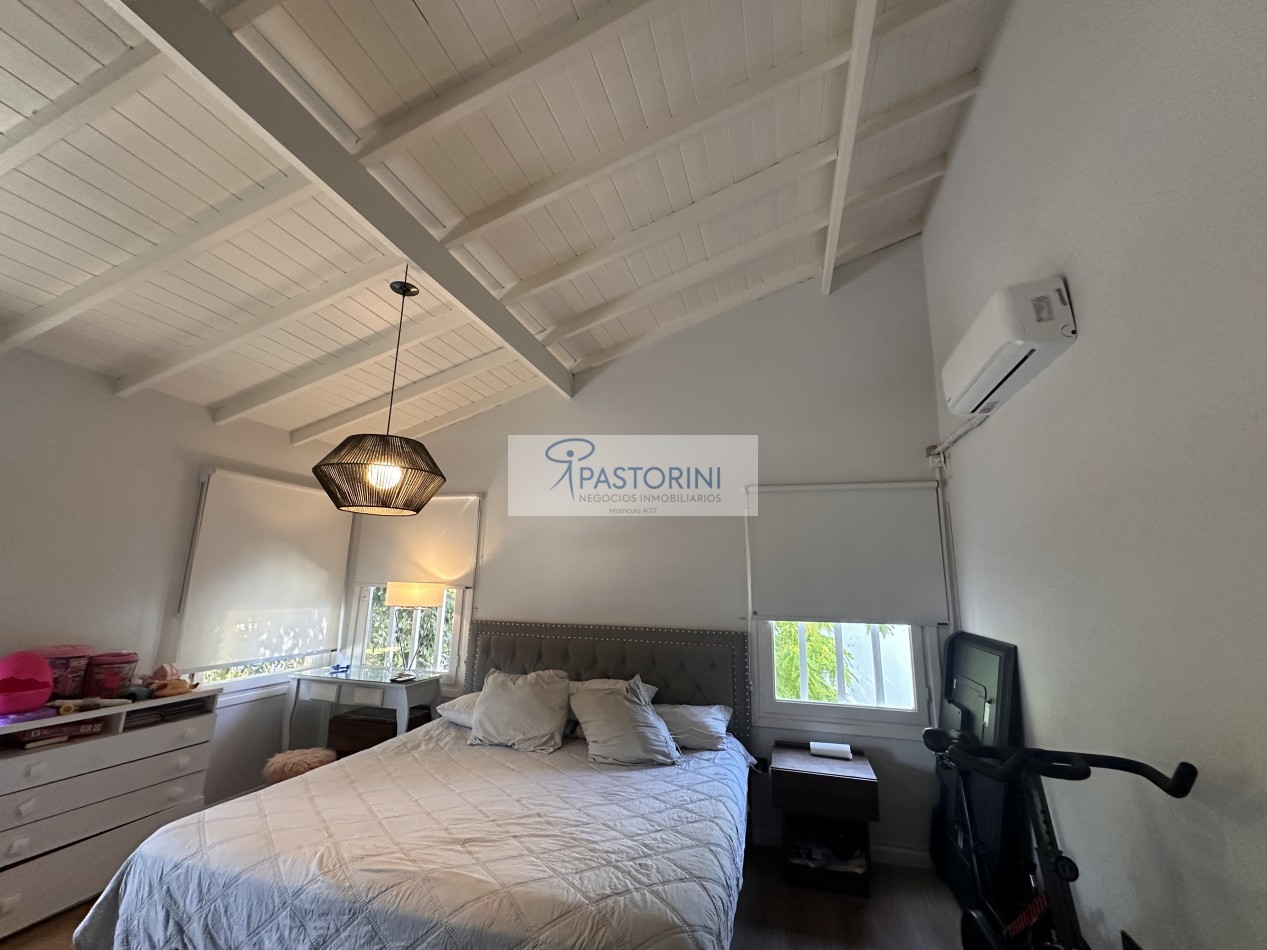 VENDEMOS CASA con Piscina 