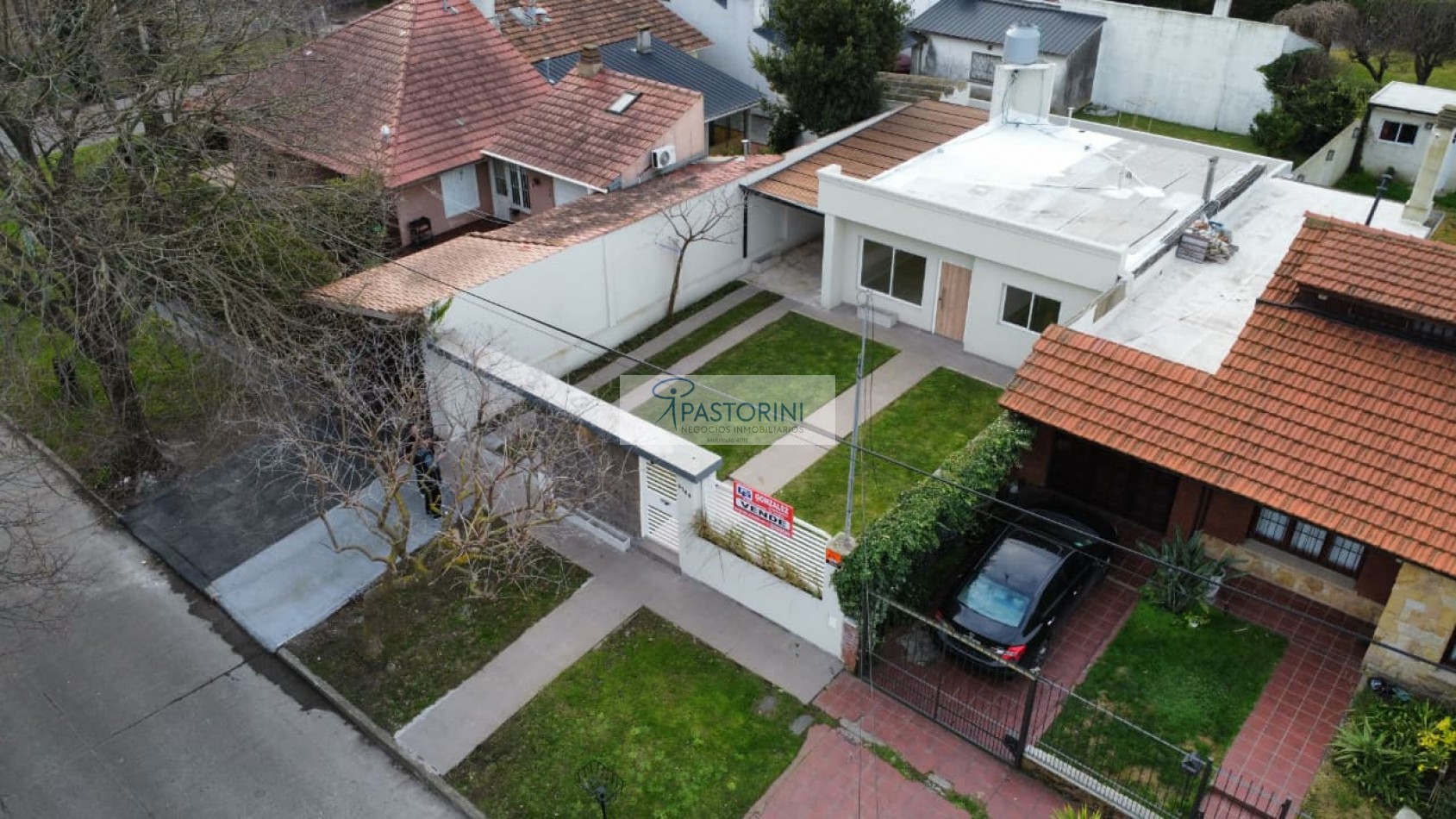 VENDEMOS CASA CON PARQUE en PARQUE LURO