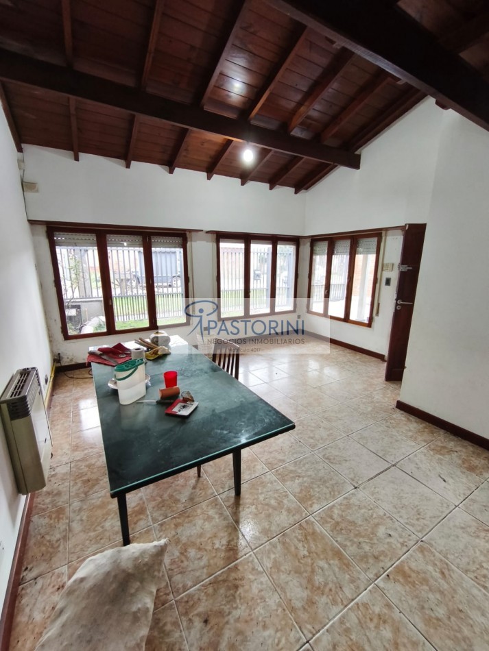 Vendemos Chalet con parque  cerca de Constitucion