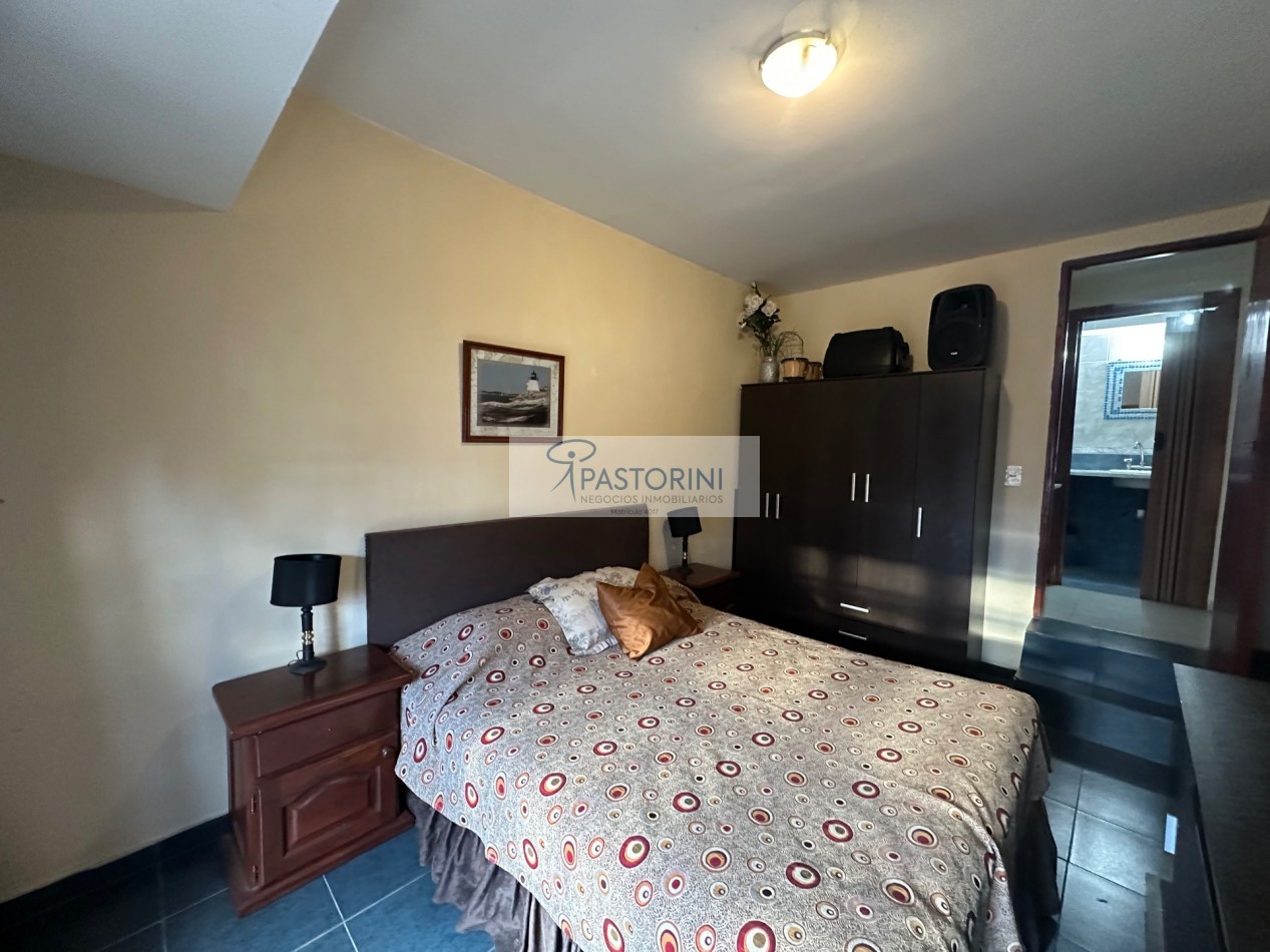 EN VENTA CHALET en Barrio Las Avenidas