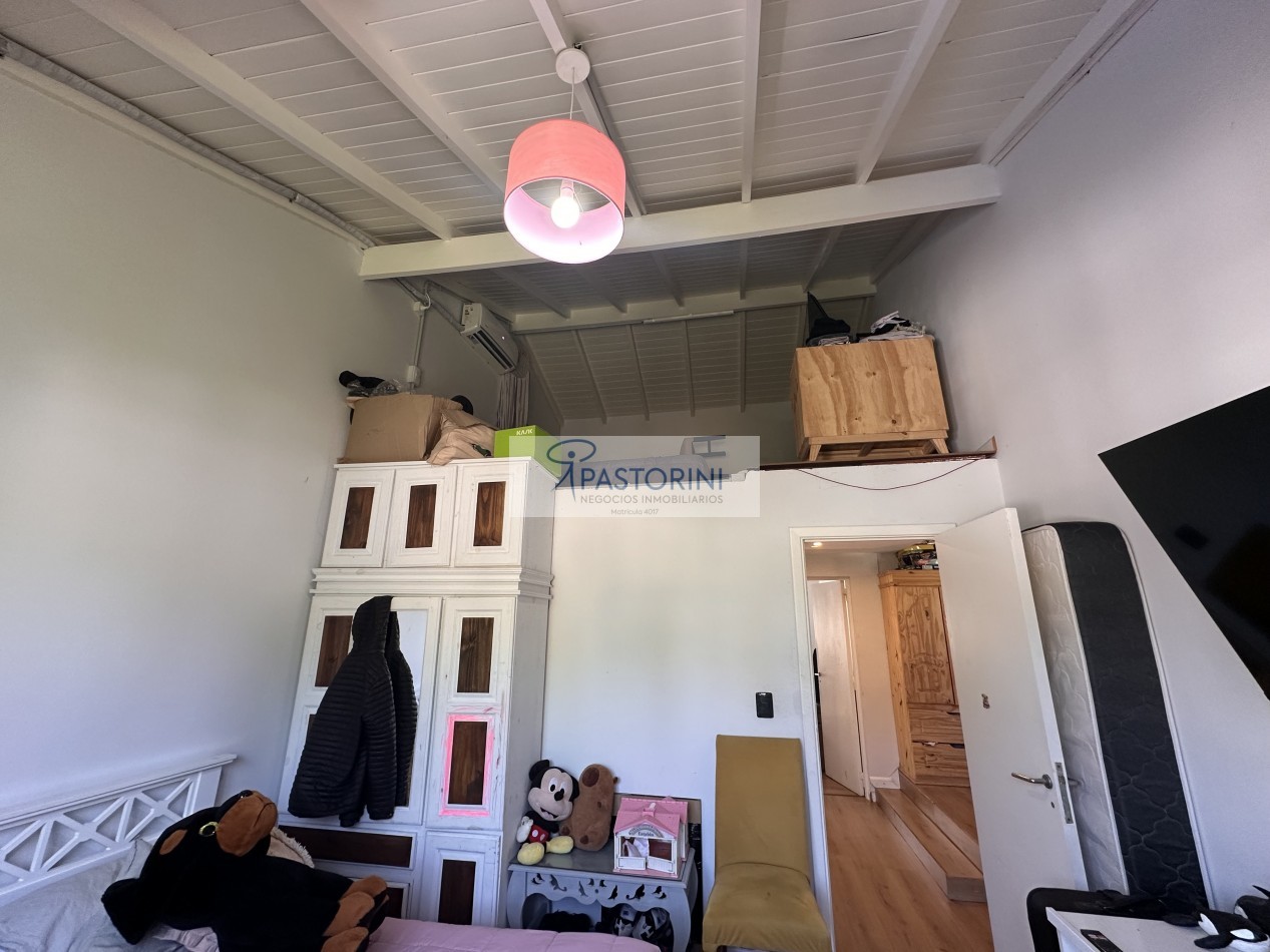 VENDEMOS CASA con Piscina 