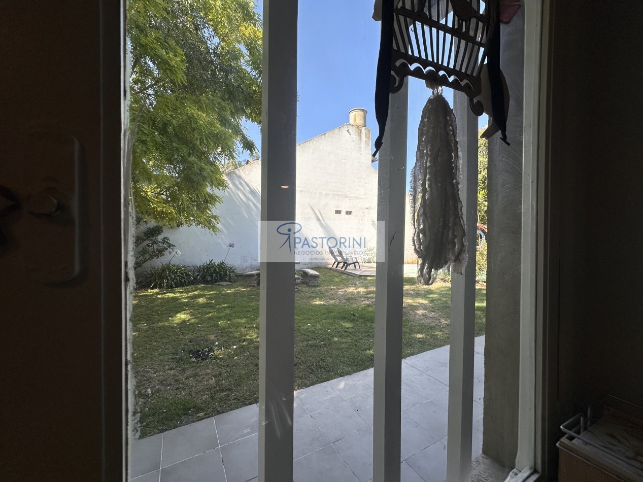 VENDEMOS CASA con Piscina 