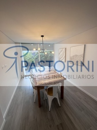 ALQUILAMOS MODERNO SEMIPISO a EQUIPADO de 2amb en Plaza Mitre 