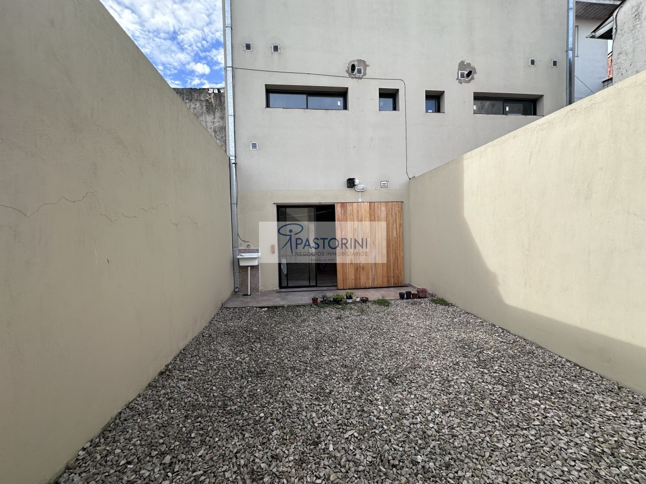 LOCAL impecable en VENTA sobre Av.Libertad