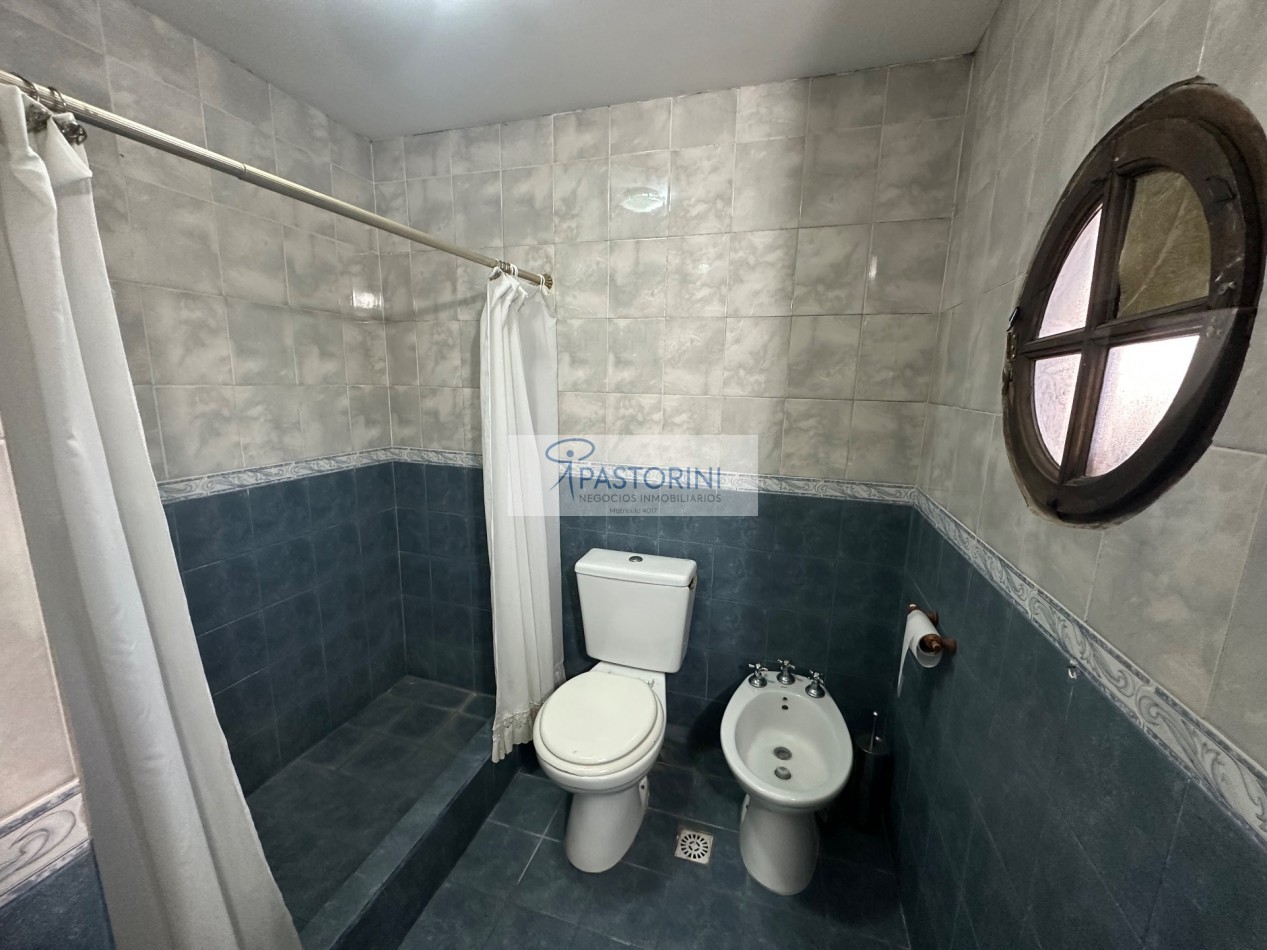 EN VENTA CHALET en Barrio Las Avenidas