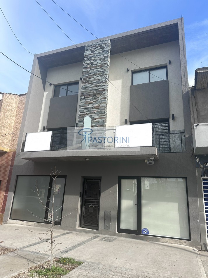 LOCAL impecable en VENTA sobre Av.Libertad