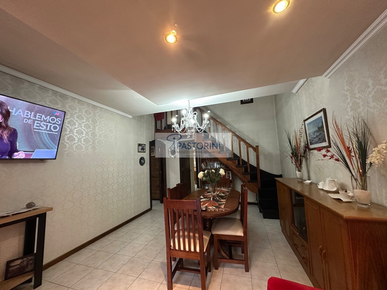 EN VENTA CHALET en Barrio Las Avenidas