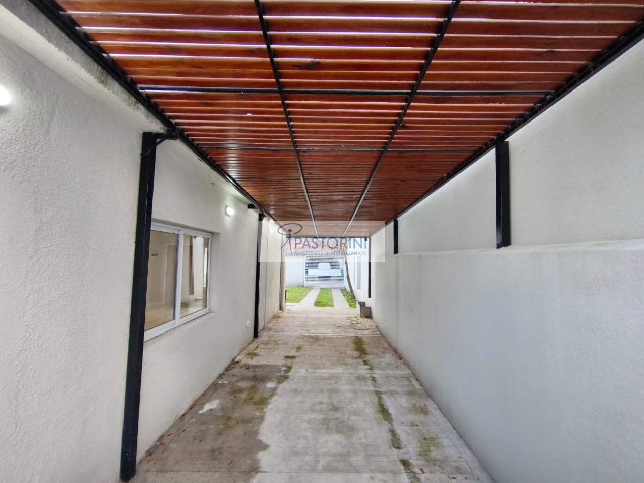 VENDEMOS CASA CON PARQUE en PARQUE LURO