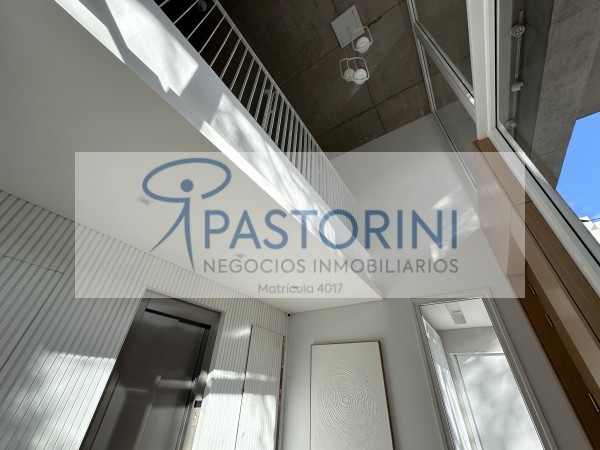 ALQUILAMOS MODERNO SEMIPISO de 2amb  con COCH en Plaza Mitre 