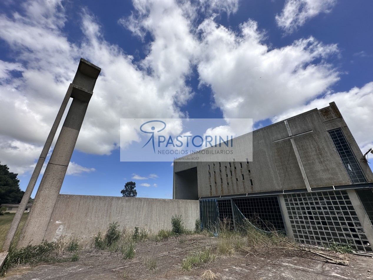 Vendemos especial Casa quinta en campo agricola con Capilla en Batan