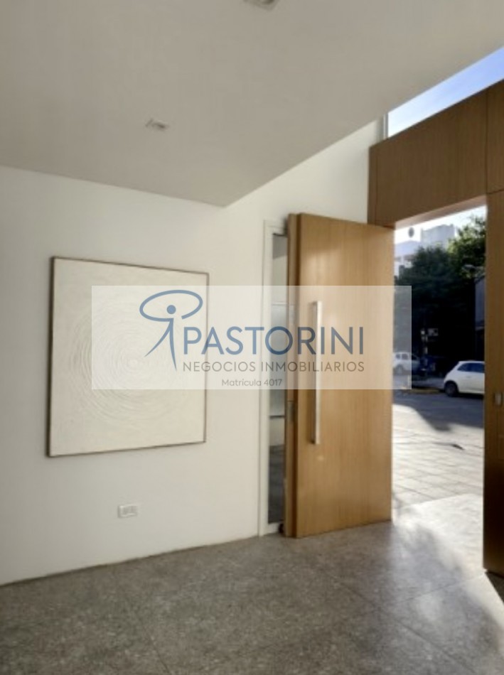 ALQUILAMOS SEMIPISO NUEVO con COCHERA en PLAZA MITRE