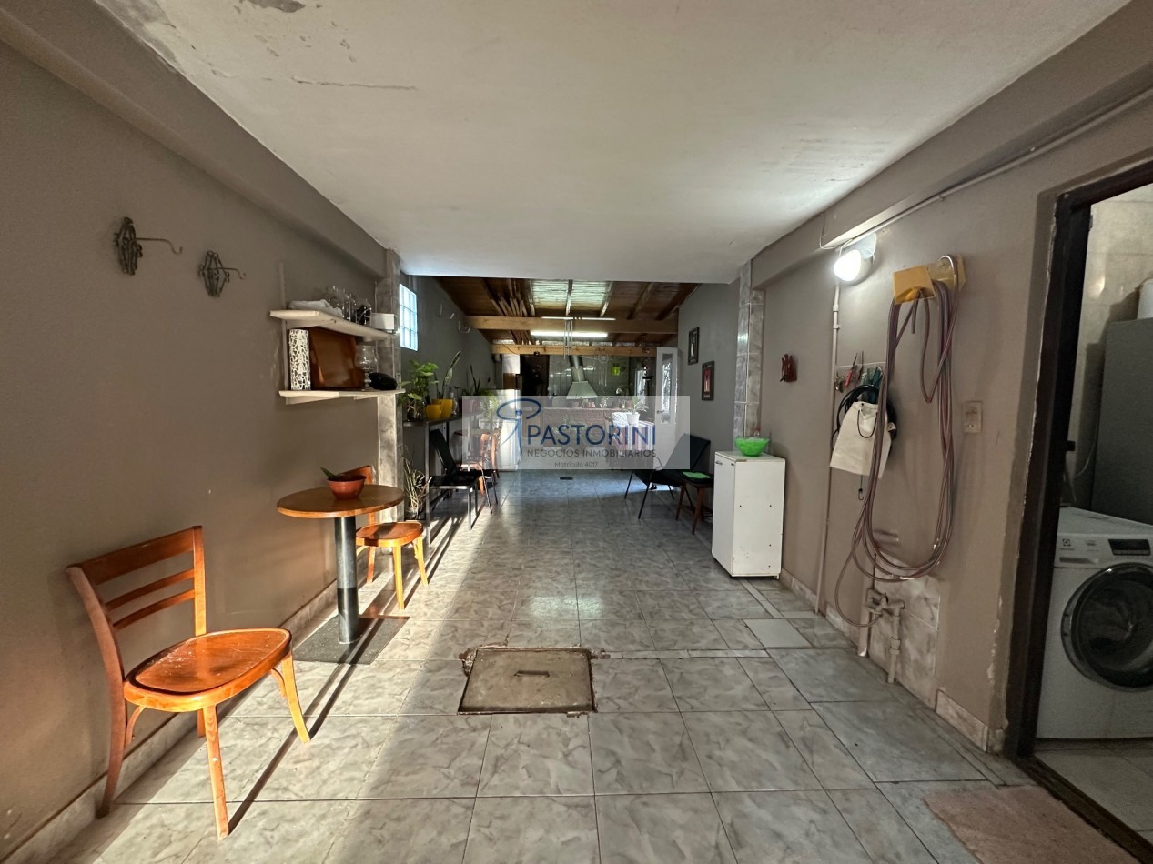 EN VENTA CHALET en Barrio Las Avenidas