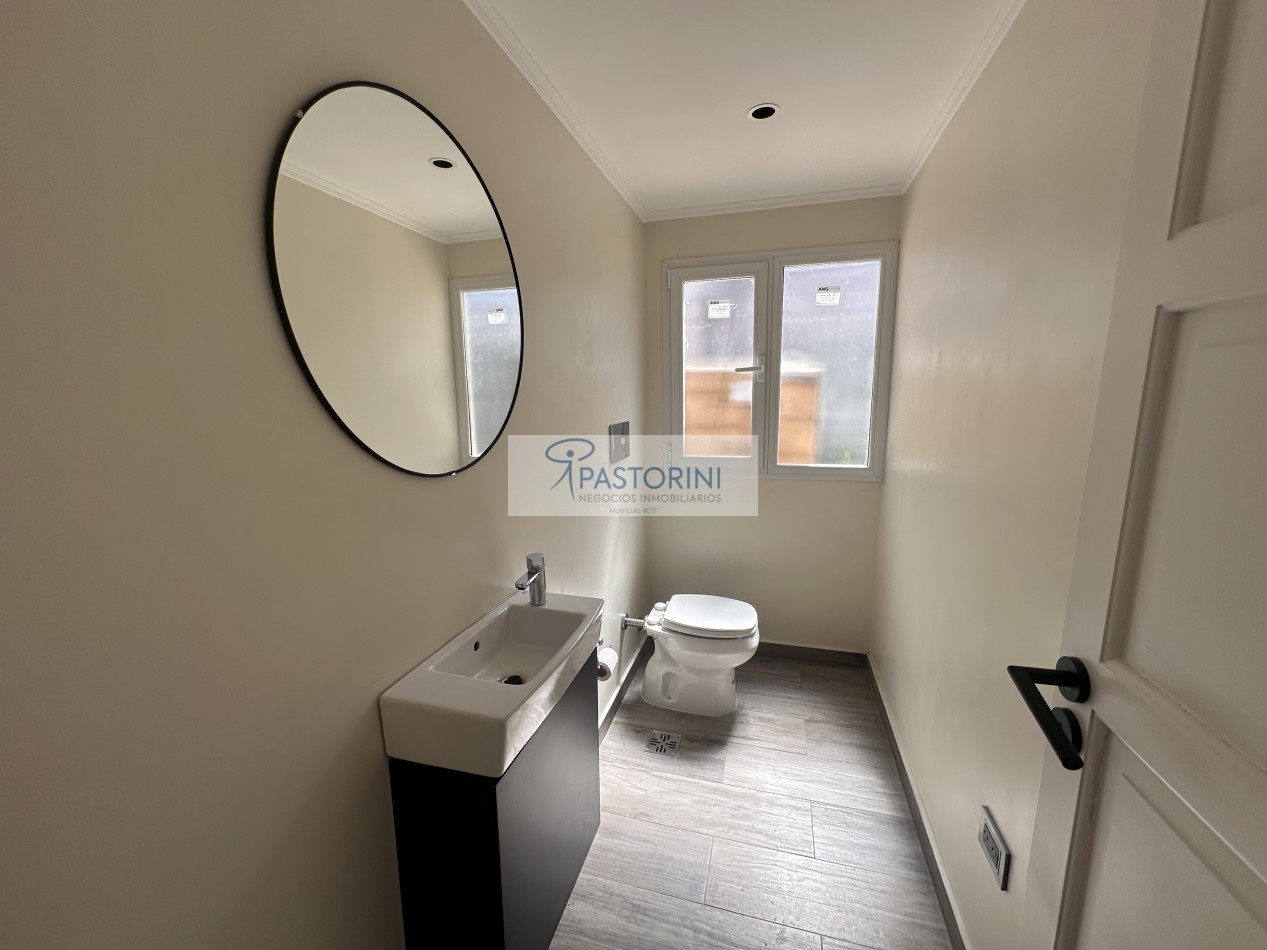 Alquilamos ideal centro de oficinas y/o consultorios