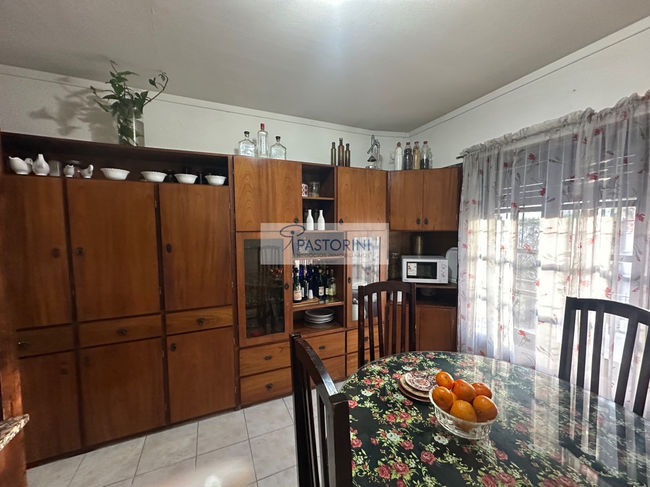 EN VENTA CHALET en Barrio Las Avenidas