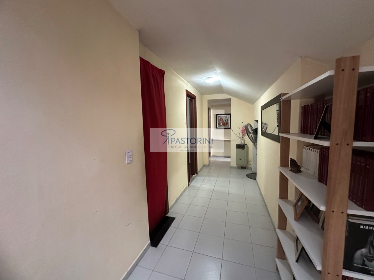 EN VENTA CHALET en Barrio Las Avenidas