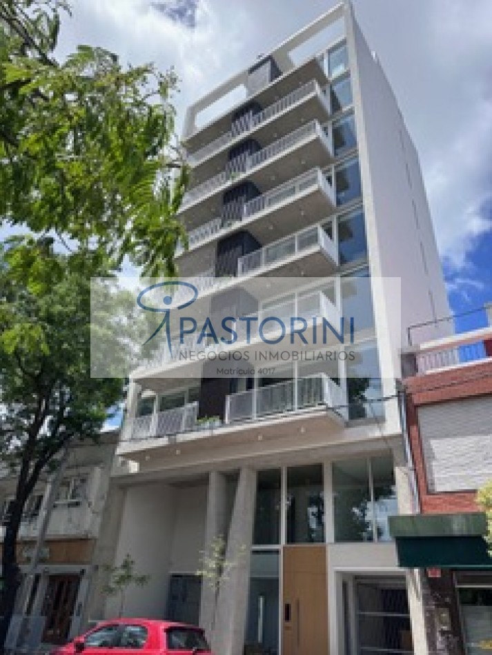 ALQUILAMOS MODERNO SEMIPISO de 2amb  con COCH en Plaza Mitre 