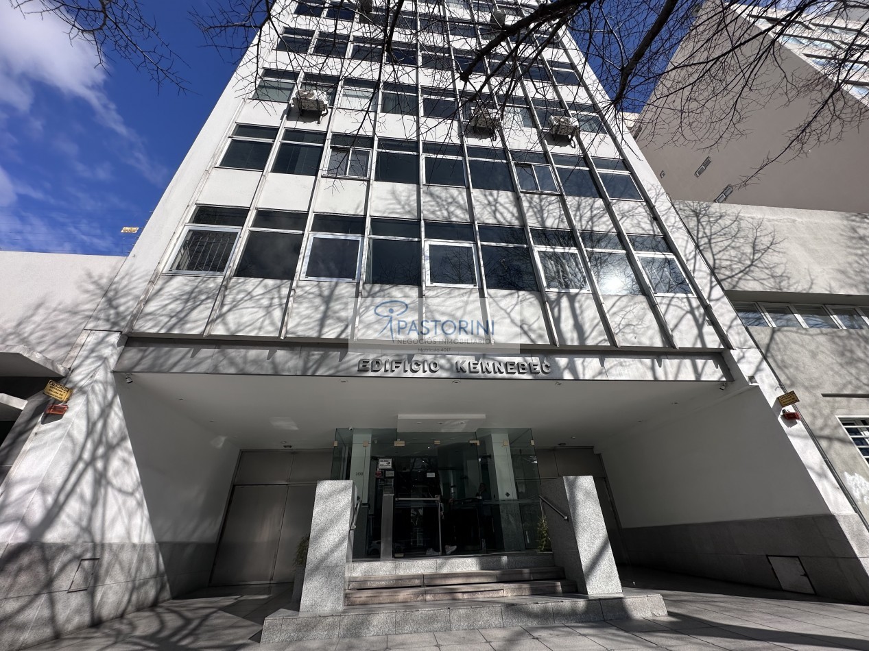 VENDEMOS OFICINA en EDIFICIO KENNEBEC