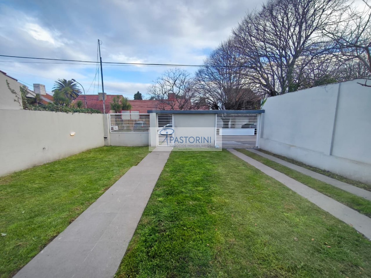 VENDEMOS CASA CON PARQUE en PARQUE LURO