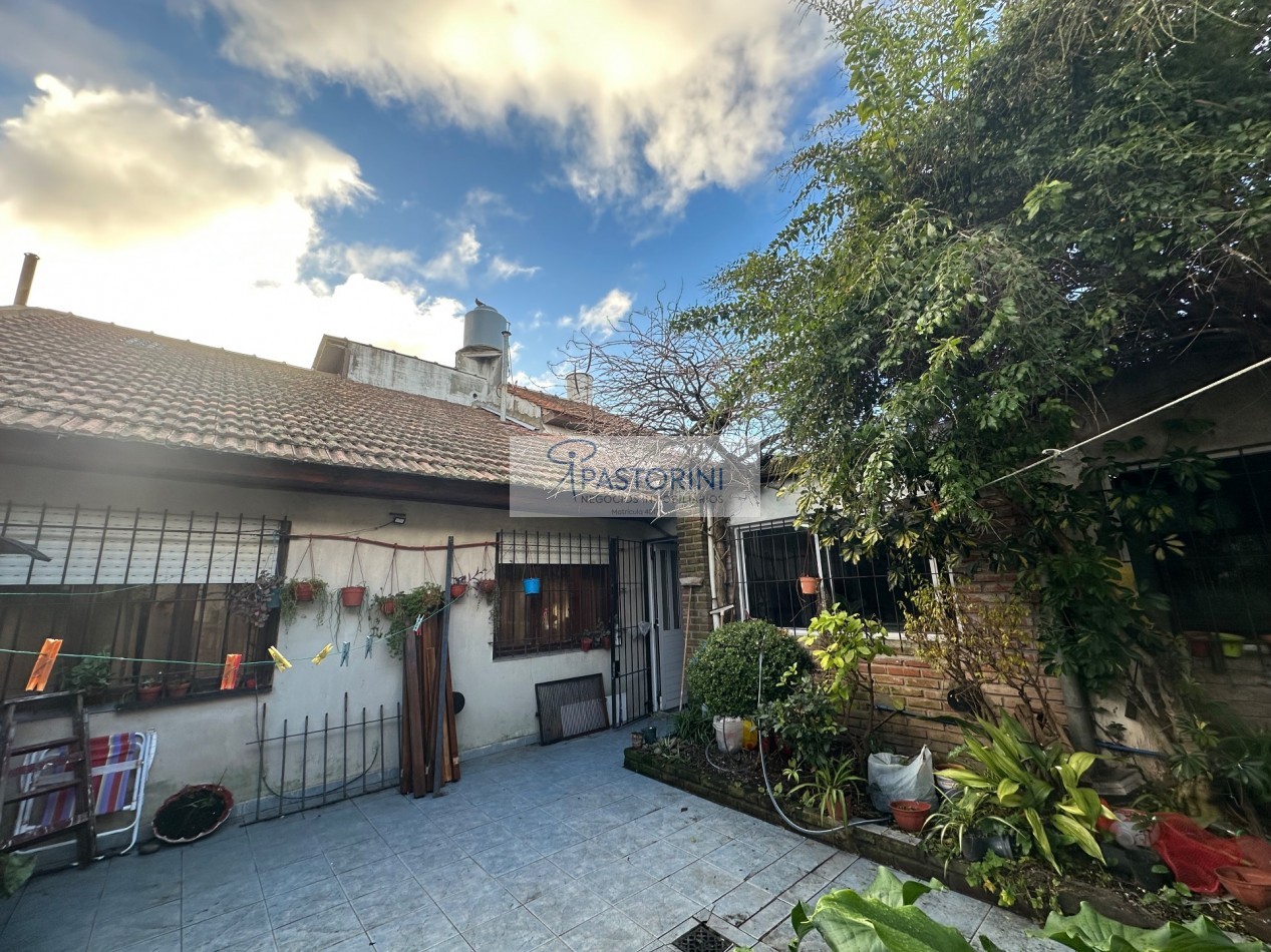 EN VENTA CHALET en Barrio Las Avenidas