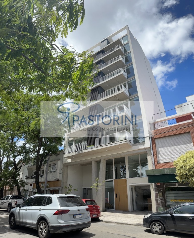 ALQUILAMOS SEMIPISO NUEVO con COCHERA en PLAZA MITRE