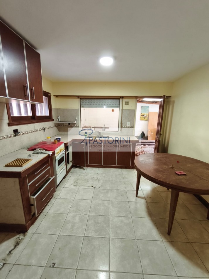 Vendemos Chalet con parque  cerca de Constitucion