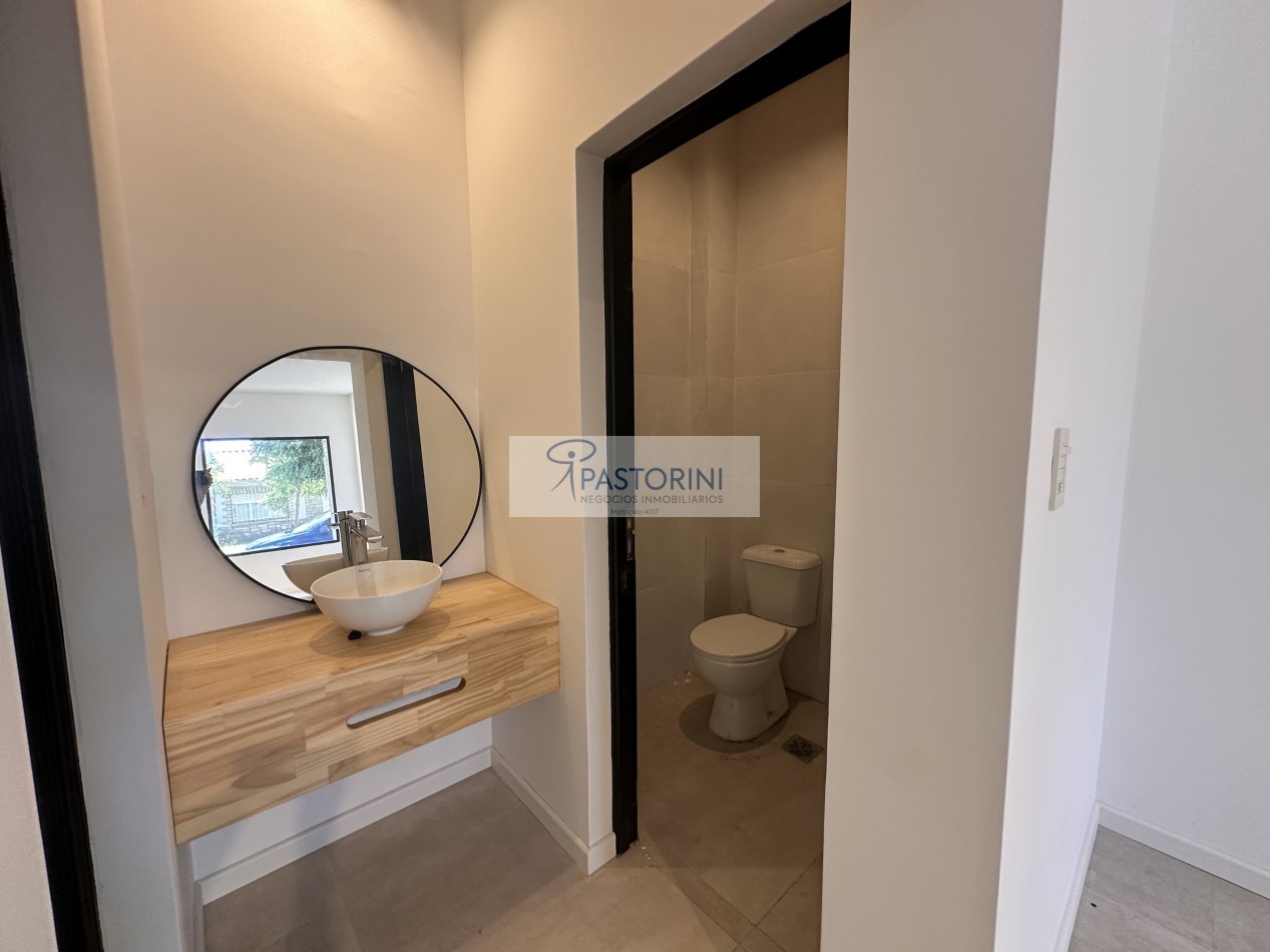 ALQUILAMOS excelente ESQUINA a metros HPC