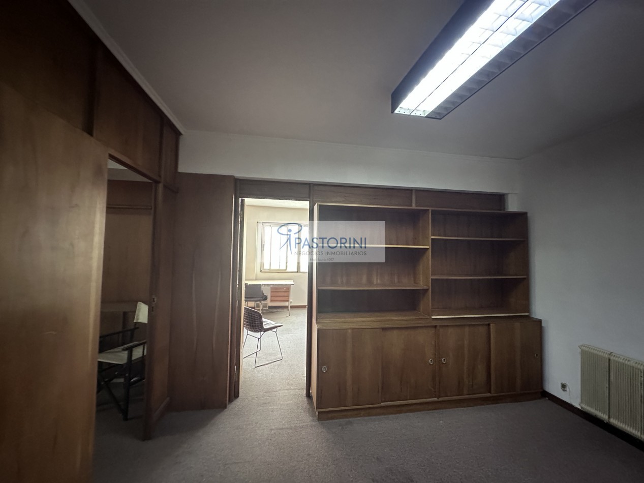 VENDEMOS OFICINA en EDIFICIO KENNEBEC