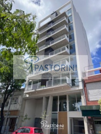 ALQUILAMOS SEMIPISO a ESTRENAR de 2amb en Plaza Mitre con Cochera +Terraza Privada y Baulera