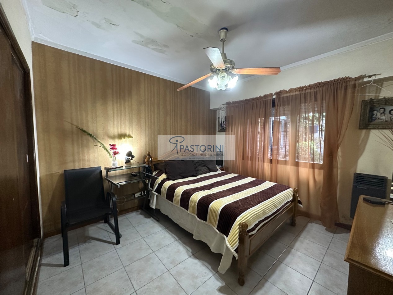 EN VENTA CHALET en Barrio Las Avenidas