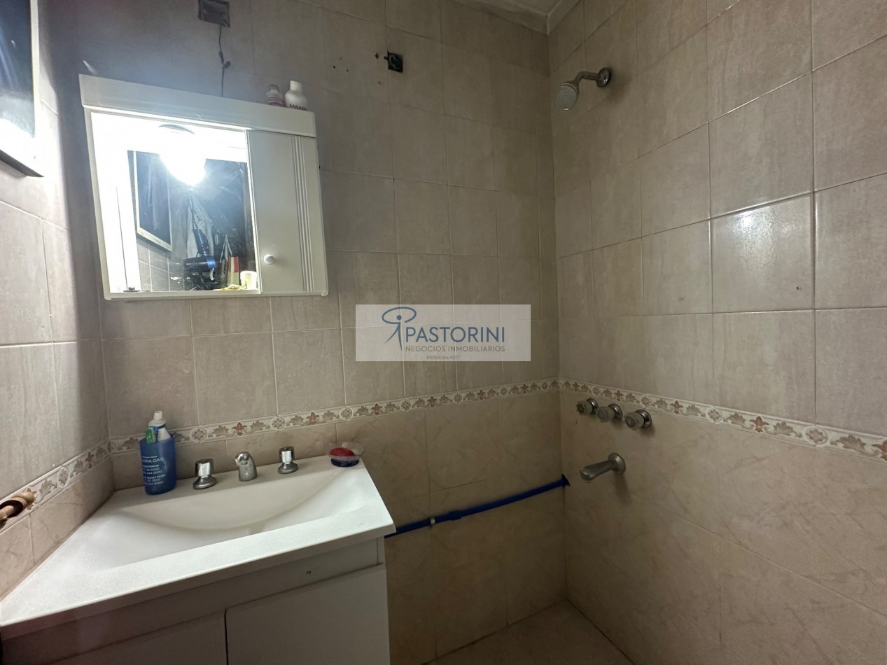 EN VENTA CHALET en Barrio Las Avenidas